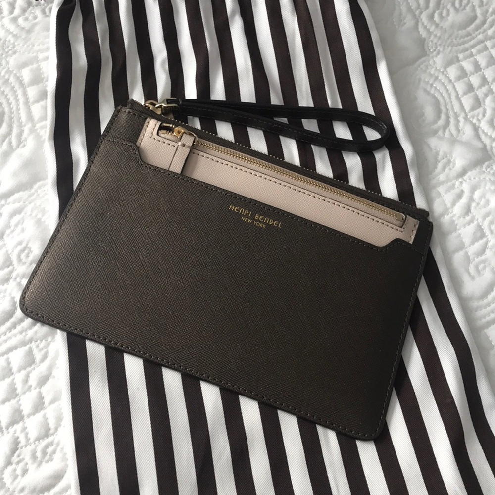 Henri bendel wristlet